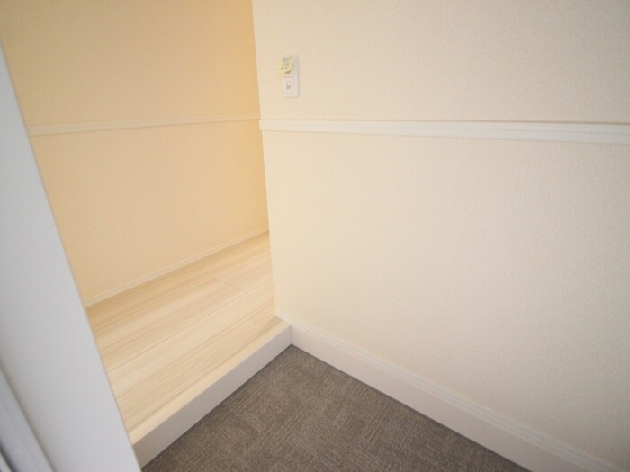物件内観写真15　(玄関)