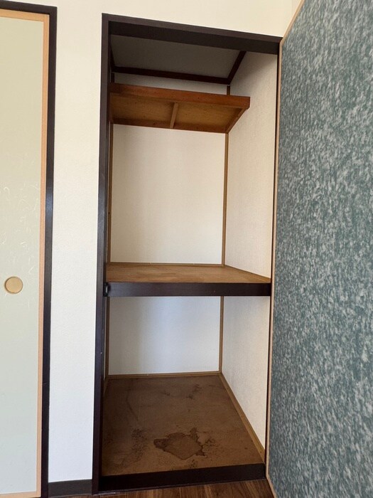 物件内観写真4　(収納)