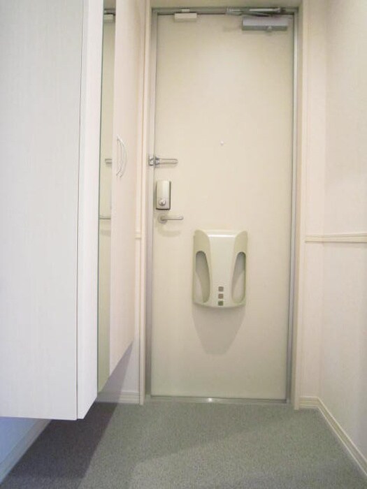 物件内観写真14　(玄関)