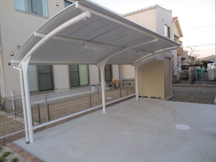 物件外観写真3　(駐輪場)