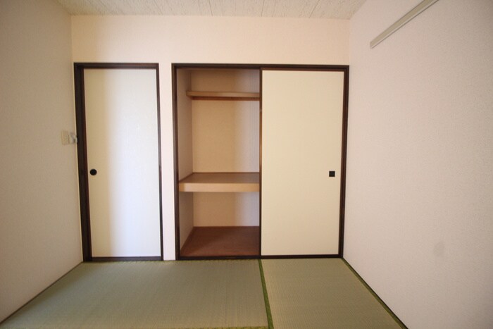 物件内観写真8　(収納)