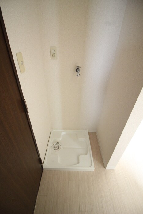 物件内観写真12　(洗濯機置場)