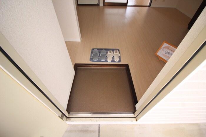 物件内観写真15　(玄関)