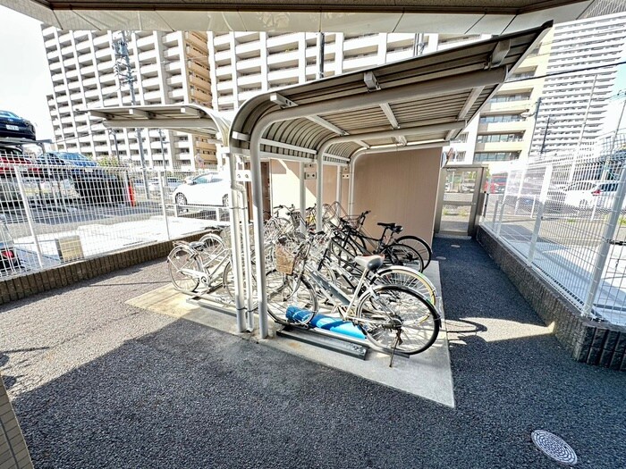 物件外観写真3　(駐輪場)