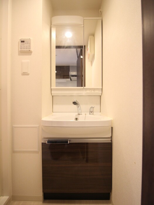 物件内観写真9　(洗面)