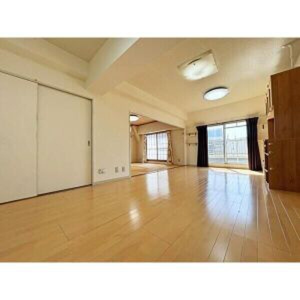 物件内観写真2　(居室)