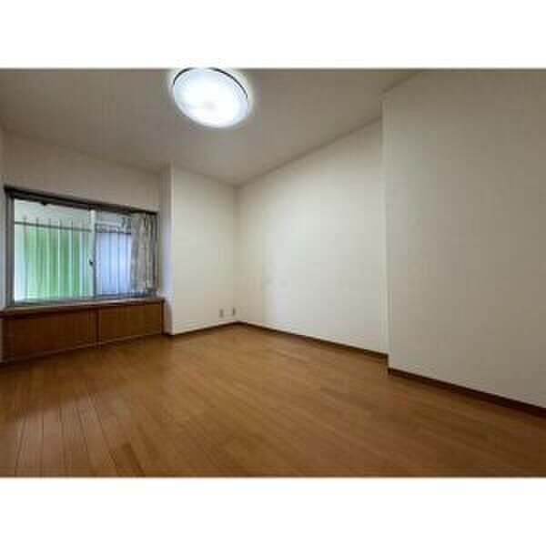物件内観写真3　(居室)