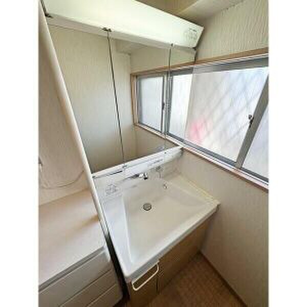 物件内観写真8　(洗面)