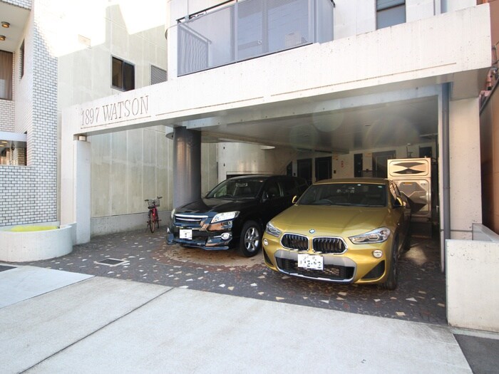 物件外観写真3　(駐車場)