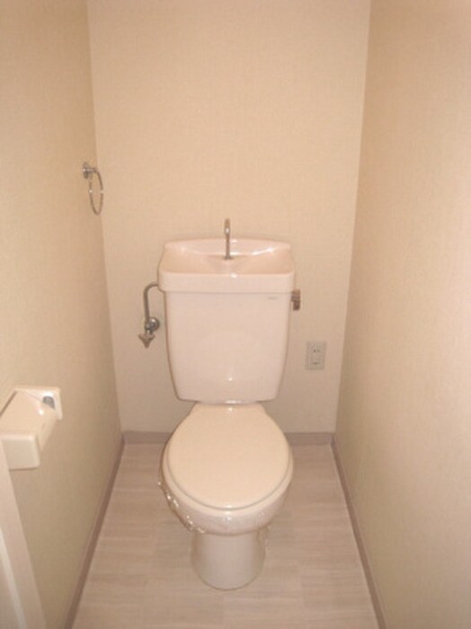 物件内観写真8　(トイレ)