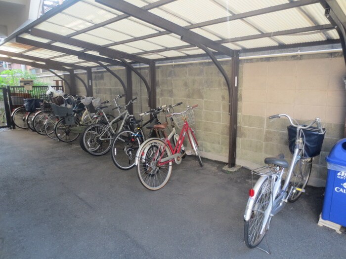 物件外観写真2　(駐輪場)