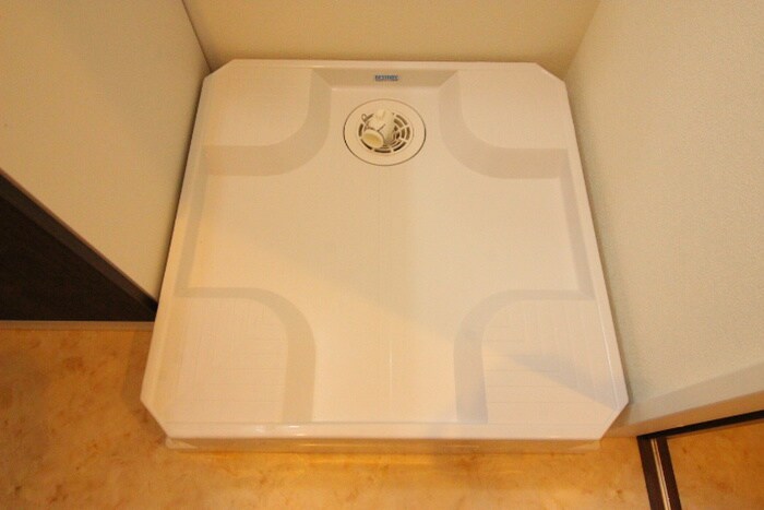 物件内観写真9　(洗濯機置場)