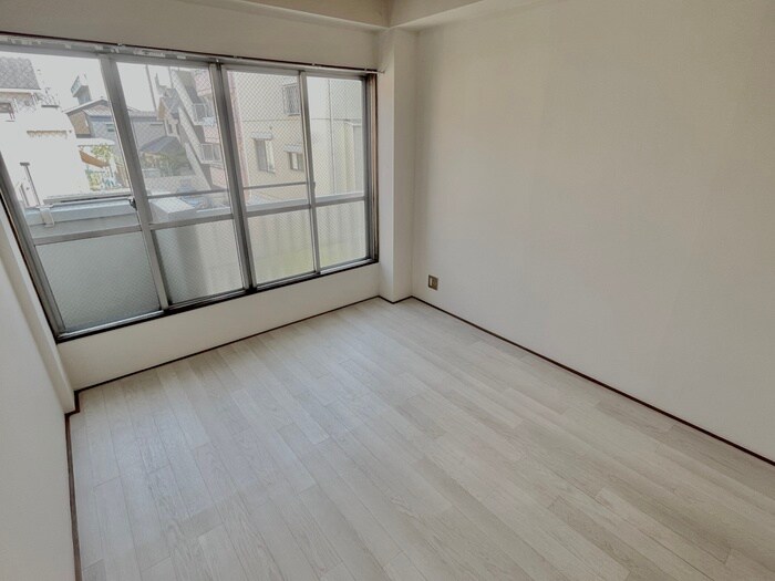 物件内観写真10　(居室)