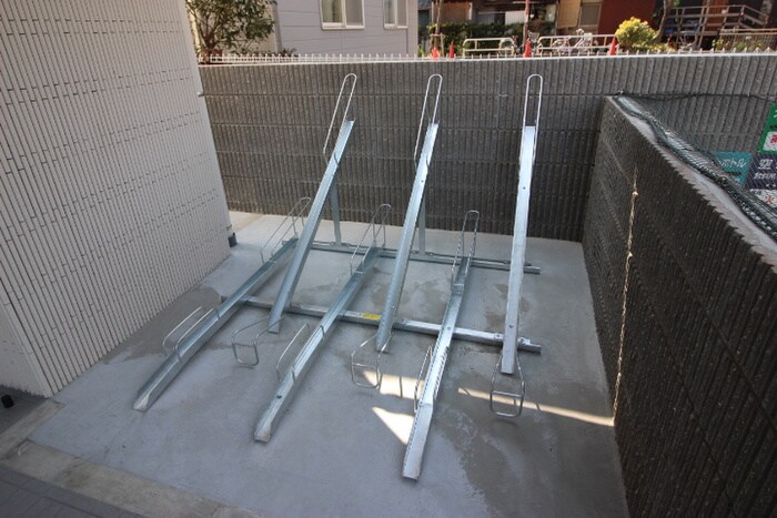 物件外観写真5　(駐輪場)