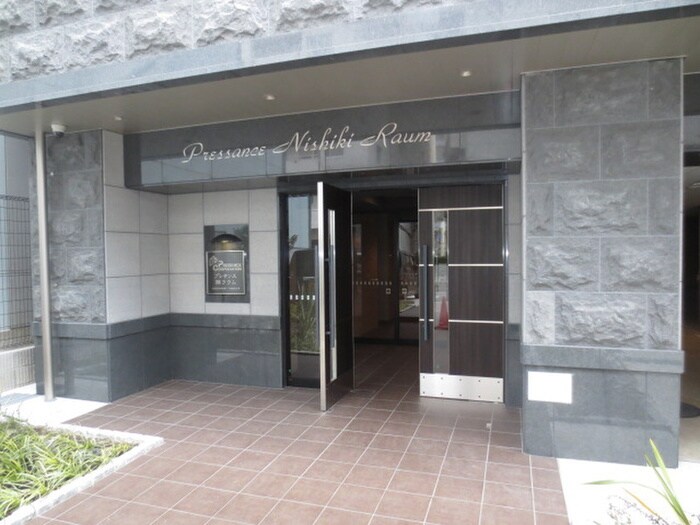 物件外観写真3　(エントランス部分)