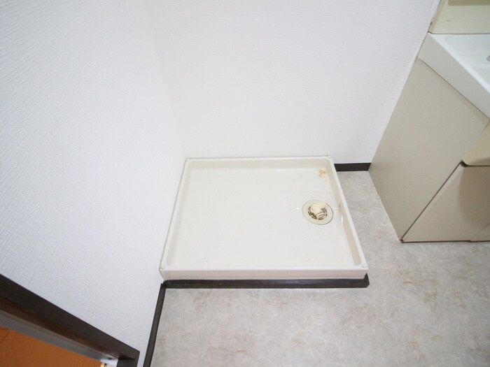 物件内観写真14　(洗濯機置場)