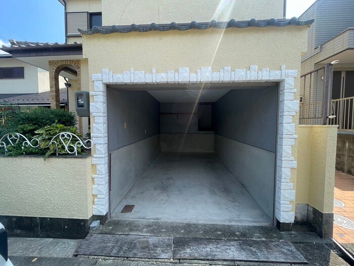 物件外観写真5　(駐車場)