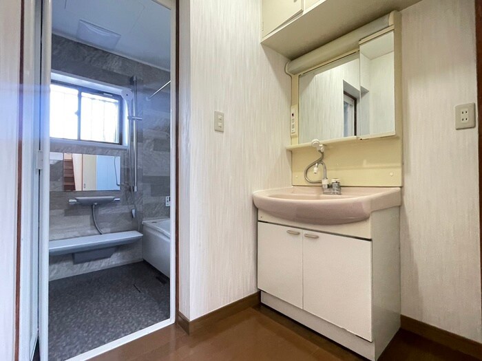 物件内観写真12　(洗面)