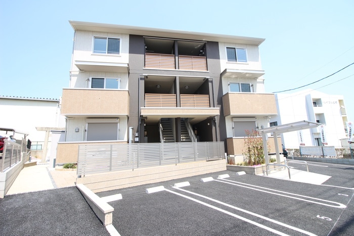 物件外観写真1　(外観写真)