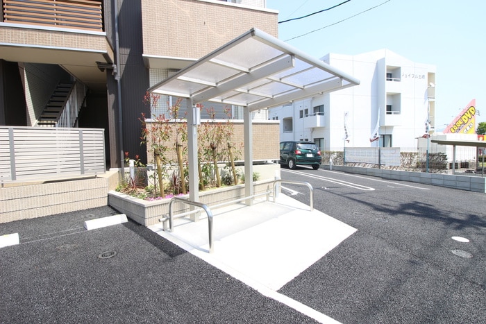 物件外観写真5　(駐輪場)