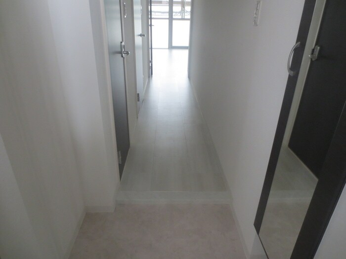 物件内観写真7　(玄関)