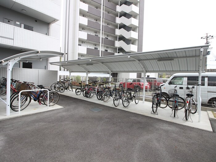 物件外観写真4　(駐輪場)