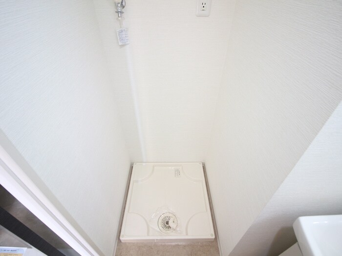 物件内観写真15　(洗濯機置場)