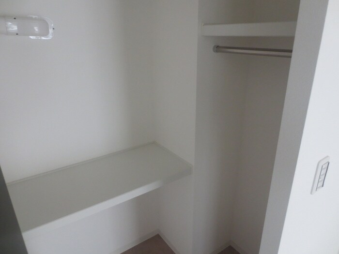 物件内観写真16　(収納)