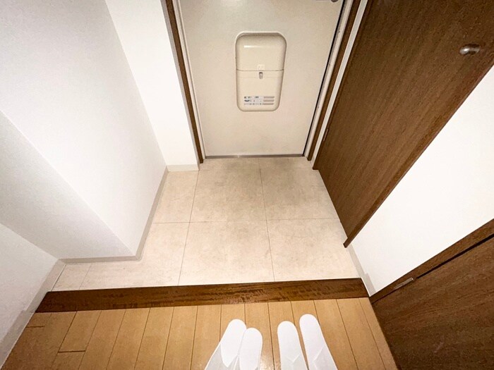 物件内観写真16　(玄関)