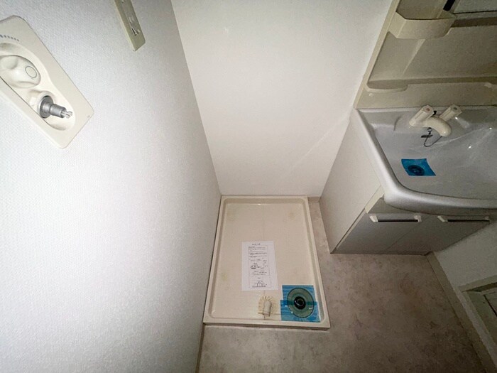 物件内観写真18　(洗濯機置場)