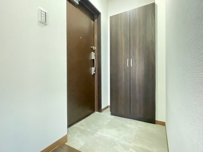 物件内観写真14　(玄関)