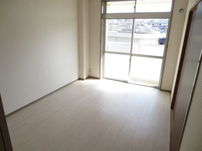 物件内観写真10　(居室)