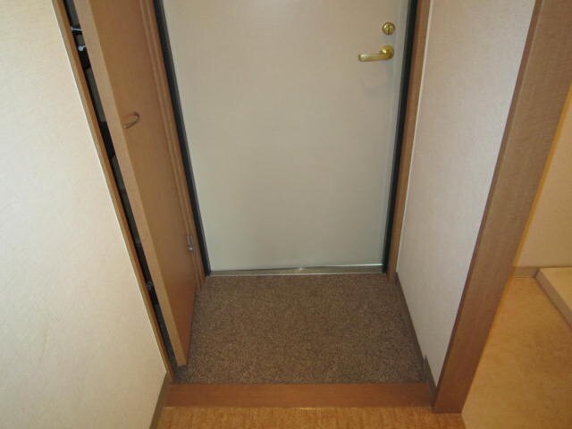 物件内観写真14　(玄関)
