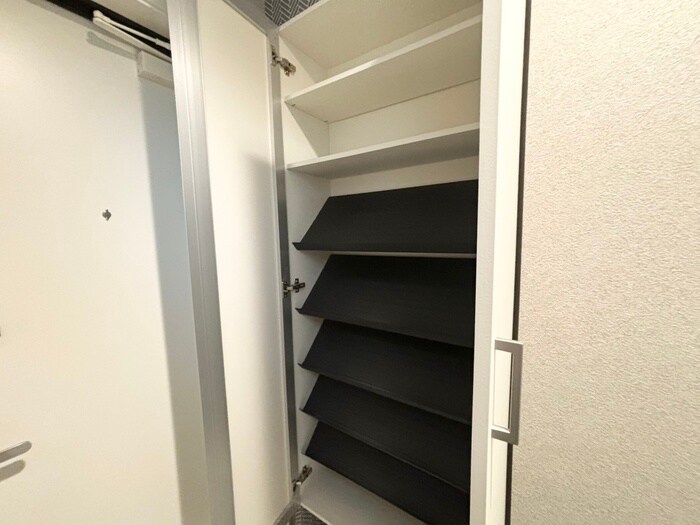 物件内観写真16　(靴箱)