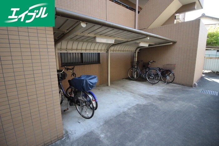 物件外観写真4　(駐輪場)