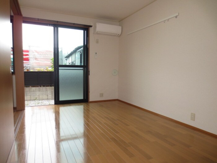 物件内観写真10　(居室)