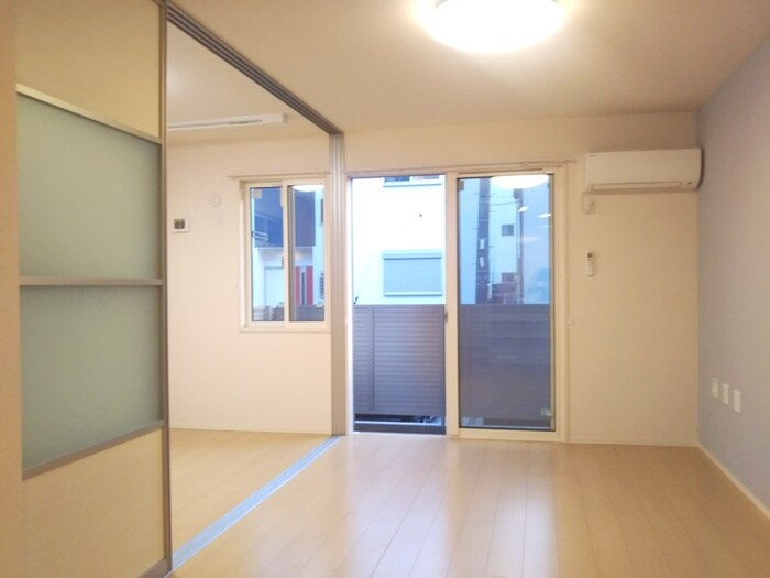 物件内観写真6　(居室)