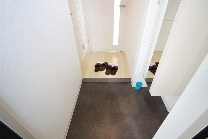 物件内観写真7　(玄関)