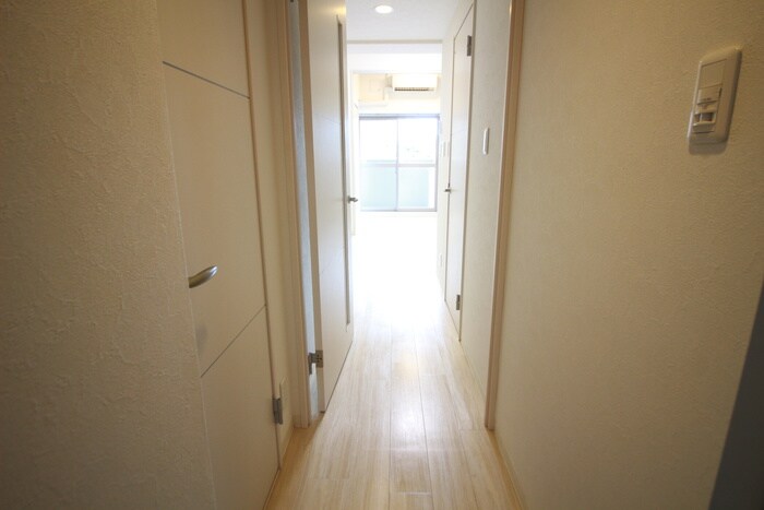 物件内観写真10　(廊下)