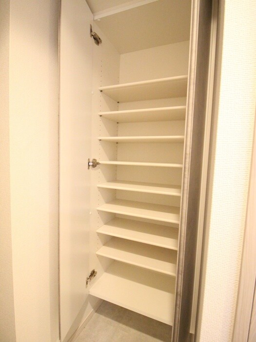物件内観写真15　(靴箱)