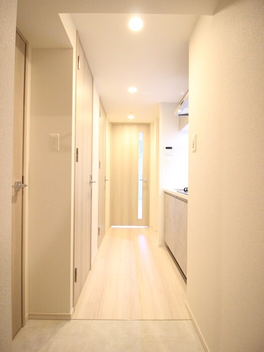 物件内観写真16　(玄関)