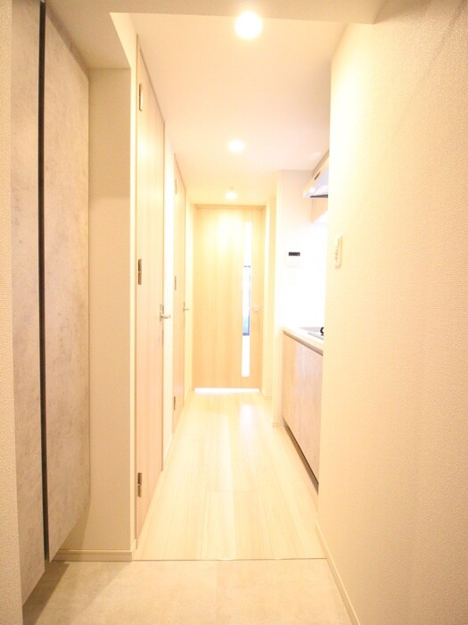 物件内観写真18　(玄関)