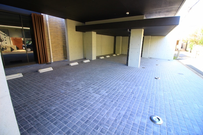 物件外観写真3　(駐車場)