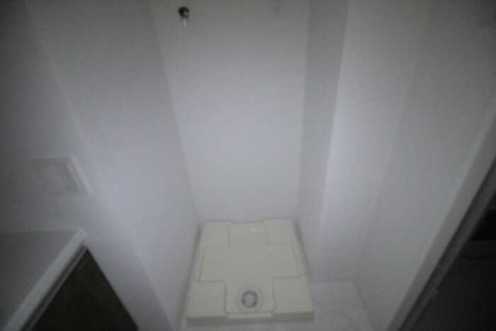 物件内観写真13　(洗濯機置場)