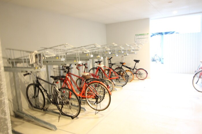 物件外観写真5　(駐輪場)