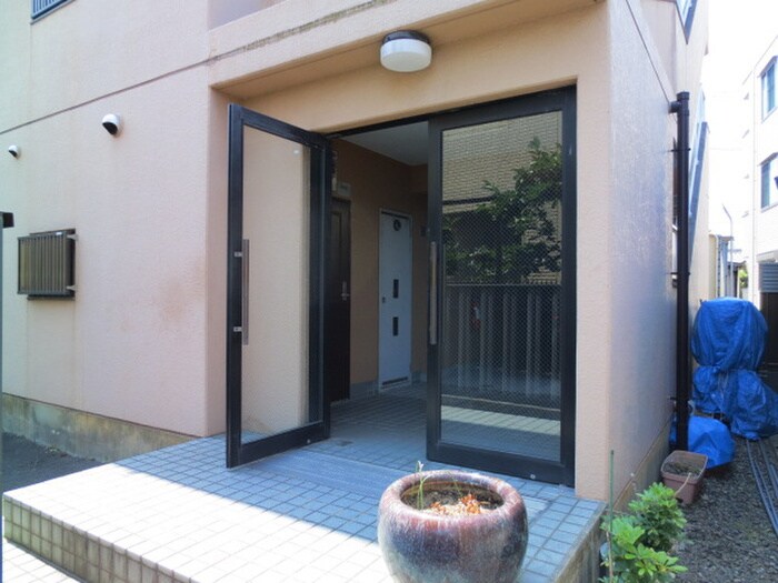 物件外観写真3　(エントランス部分)