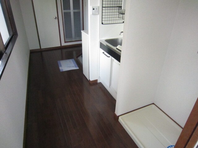 物件内観写真11　(洗濯機置場)