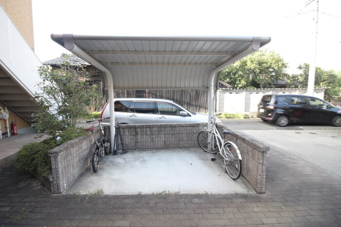 物件外観写真4　(駐輪場)