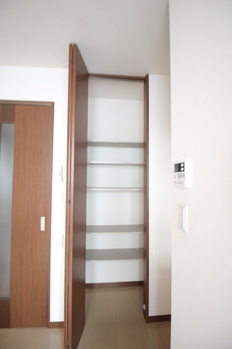 物件内観写真21　(収納)