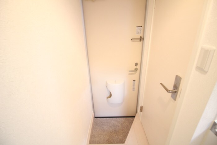 物件内観写真16　(玄関)